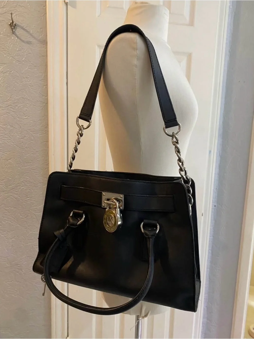 Michael Kors Black Saffiano Leather Hamilton Bag With matching wallet - Picture 3 of 7